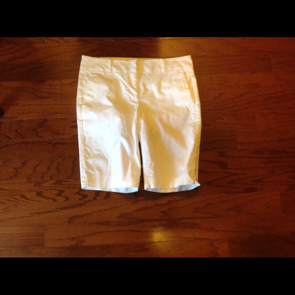 Ann Taylor Devin Fit White Bermuda Shorts